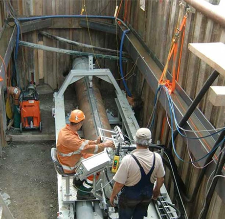 Máquina de extracción por Sinfín para canalizaciones subterráneas